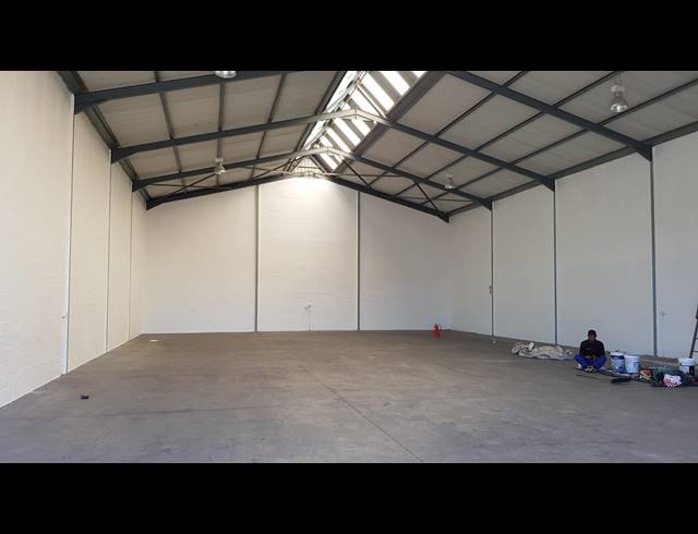 400M² FACTORY TO LET IN SAXENBURG PARK 1